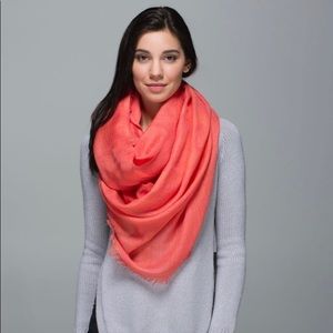 Lululemon Mudra Scarf